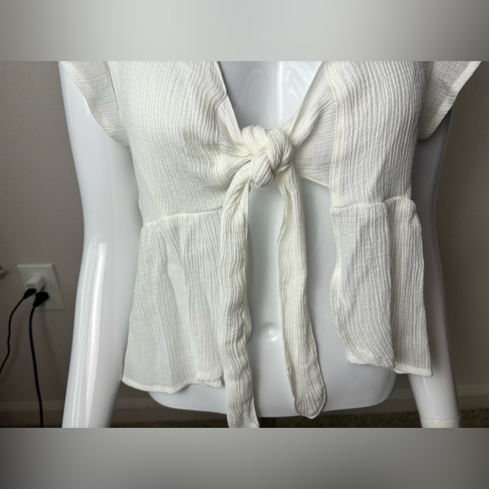 Tie blouse.Top in Ivory color Size XS/ new without tag - Picture 5 of 10